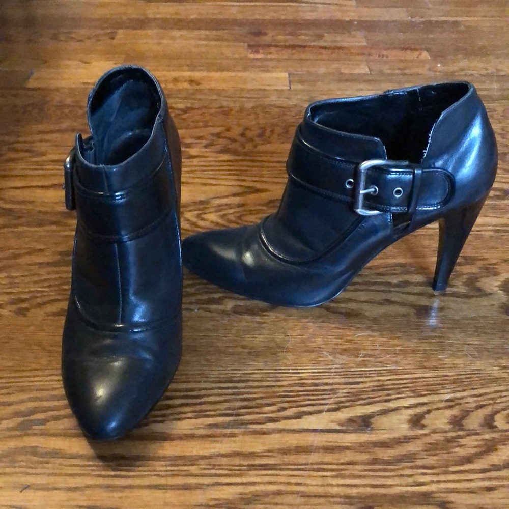 Nine West black leather booties